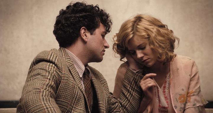 Кадр из фильма Запретная любовь / The Edge of Love (2008)