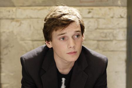 Кадр из фильма Проделки в колледже / Charlie Bartlett (2008)