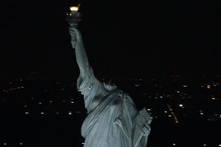 Кадр из фильма Монстро / Cloverfield (2008)