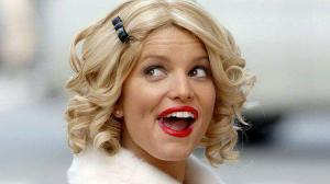 Кадры из фильма Блондинка с амбициями / Blonde Ambition (2008)