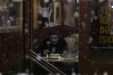 Кадр из фильма Времена года / Iklimler (2007)