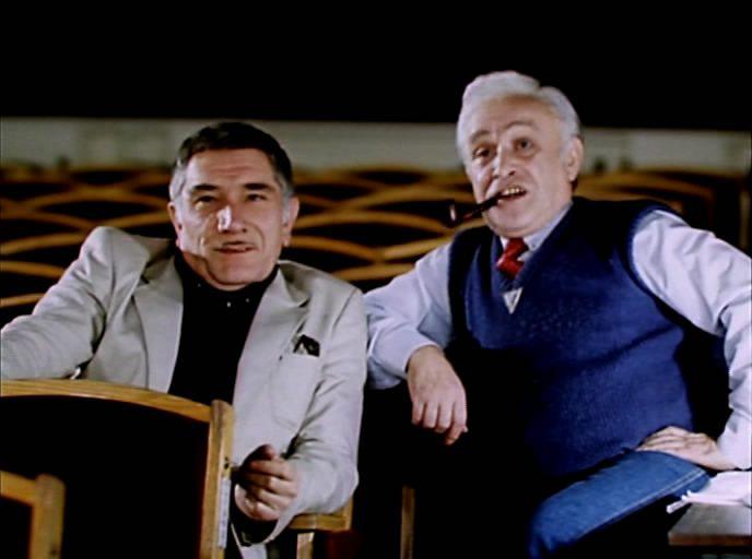 Кадр из фильма Искренне ваш... (1985)