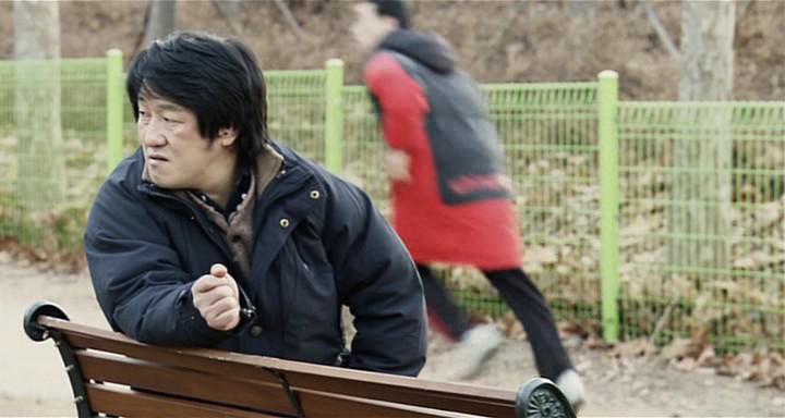 Кадр из фильма Странная парочка / Chogam kakkeopeul (2008)
