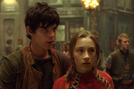 Кадр из фильма Город Эмбер: побег / City of Ember (2008)