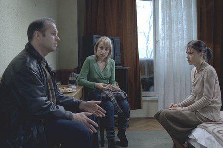 Кадр из фильма 4 месяца, 3 недели и 2 дня / 4 luni, 3 saptamani si 2 zile (2007)