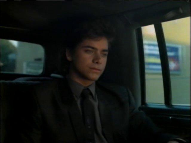 Кадр из фильма Никогда не рано умирать / Never Too Young to Die (1986)