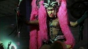 Кадры из фильма Никогда не рано умирать / Never Too Young to Die (1986)