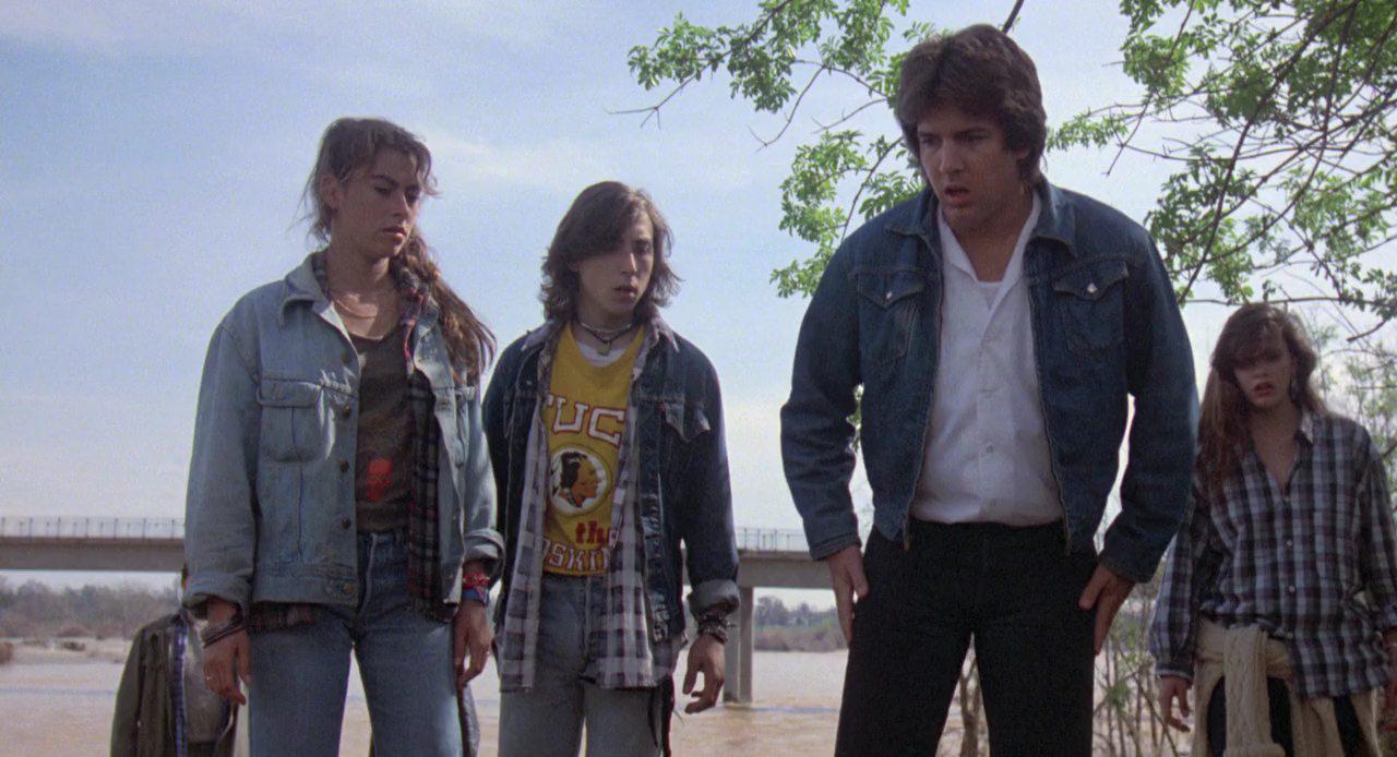 Кадр из фильма На берегу реки / River's Edge (1986)