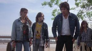 Кадры из фильма На берегу реки / River's Edge (1986)