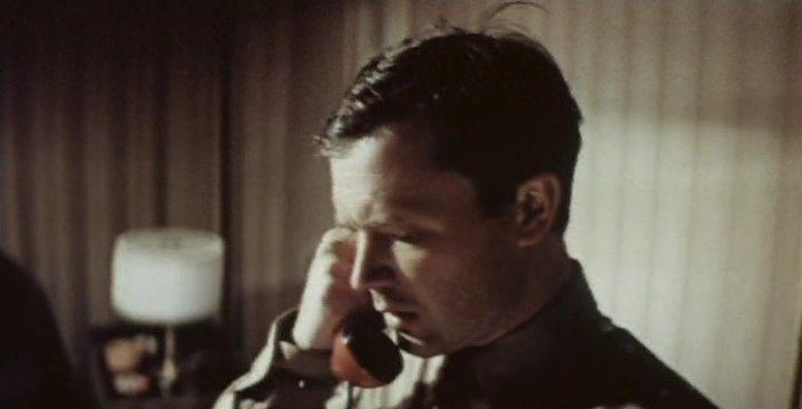 Кадр из фильма Бармен из "Золотого якоря" (1986)