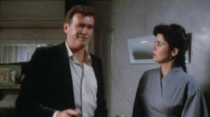 Кадры из фильма Хватай и беги / Touch and Go (1986)