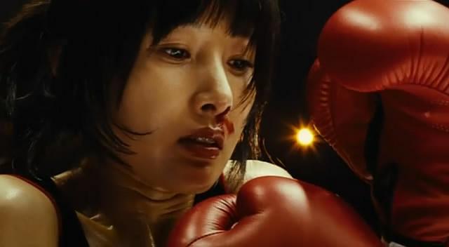Кадр из фильма Убойная леди / Peonchi reidi (2007)