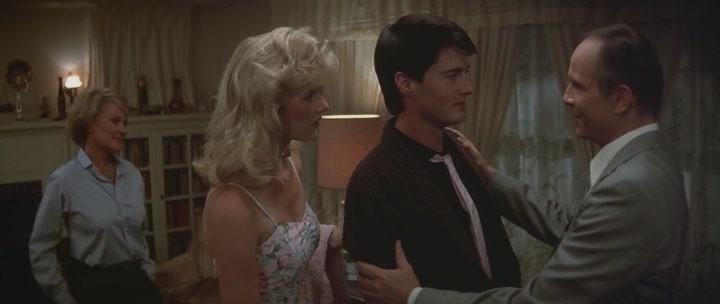 Кадр из фильма Синий бархат / Blue Velvet (1986)
