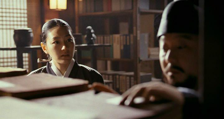 Кадр из фильма Дворцовые тени / Goongnyeo (2007)