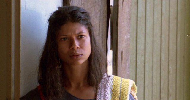 Кадр из фильма Живущие на грани / The Fringe Dwellers (1986)
