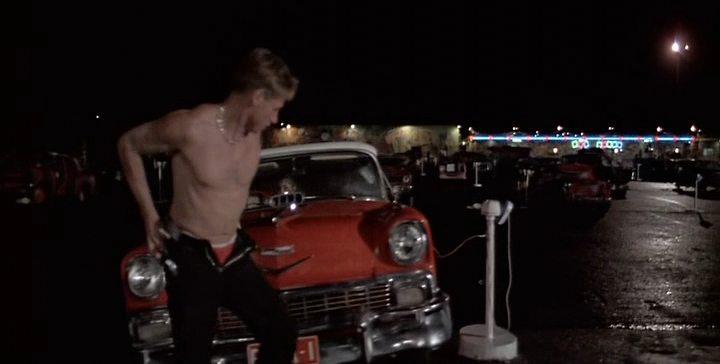 Кадр из фильма Кинотюрьма будущего / Dead-End Drive In (1986)