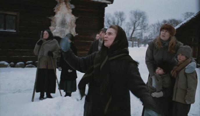 Кадр из фильма Змеиная тропа в скалах / Ormens väg på hälleberget (1986)
