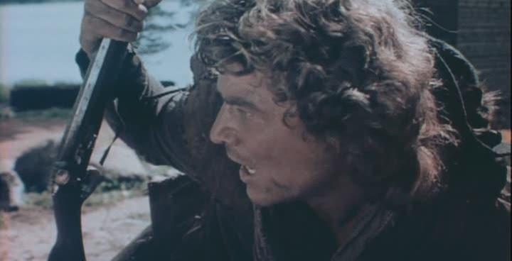 Кадр из фильма Следопыт (1987)