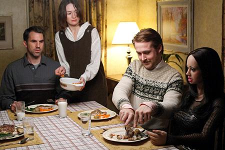 Кадр из фильма Ларс и настоящая девушка / Lars and the Real Girl (2007)