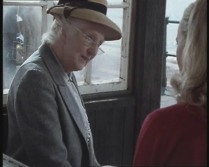 Кадр из фильма Мисс Марпл: Забытое убийство / Miss Marple: Sleeping Murder (1987)