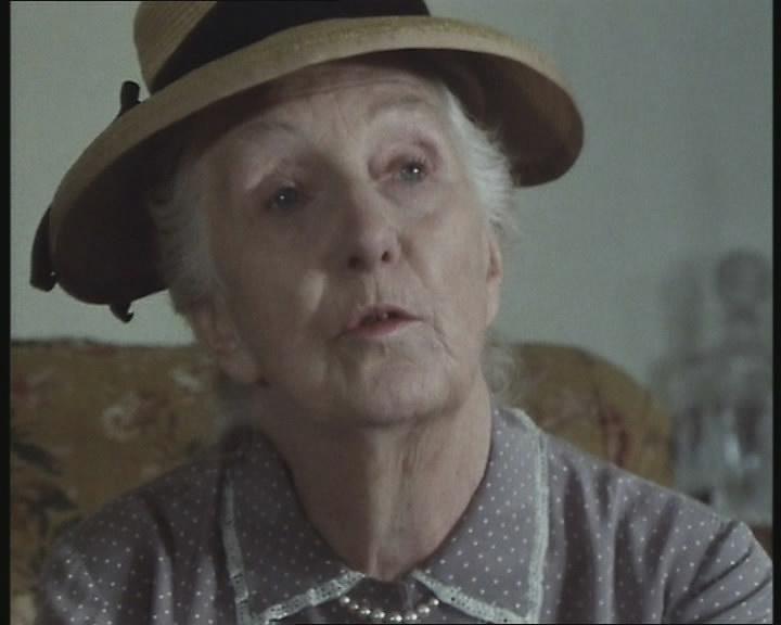 Кадр из фильма Мисс Марпл: Забытое убийство / Miss Marple: Sleeping Murder (1987)