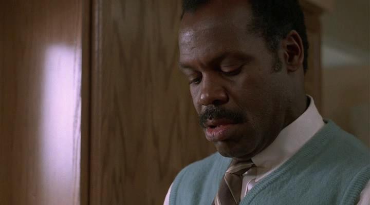 Кадр из фильма Смертельное оружие / Lethal weapon (1987)