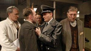 Кадры из фильма Фальшивомонетчики / Die Falscher (2007)