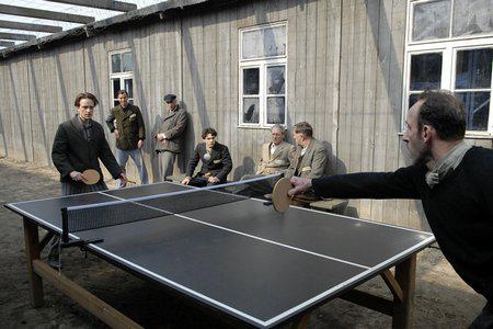 Кадр из фильма Фальшивомонетчики / Die Falscher (2007)