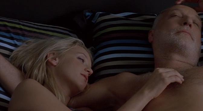 Кадр из фильма Одна девушка на двоих / La fille coupée en deux (2007)
