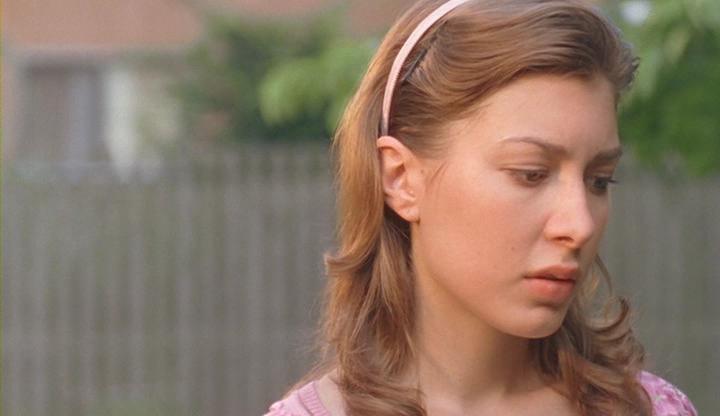 Кадр из фильма Девушка напротив / The Girl Next Door (2007)