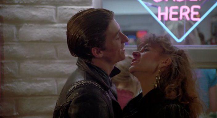 Кадр из фильма Любовь нельзя купить / Can't Buy Me Love (1987)