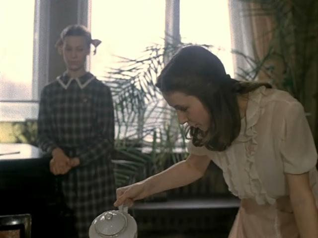 Кадр из фильма Завтра была война (1987)