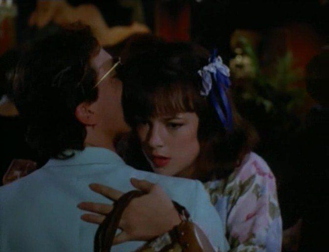 Кадр из фильма Хорошие девочки не взрываются / Nice Girls Don't Explode (1987)