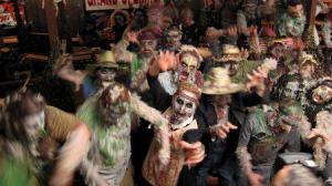 Кадры из фильма Атака куриных зомби / Poultrygeist: Night of the Chicken Dead (2007)