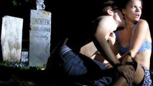 Кадры из фильма Атака куриных зомби / Poultrygeist: Night of the Chicken Dead (2007)