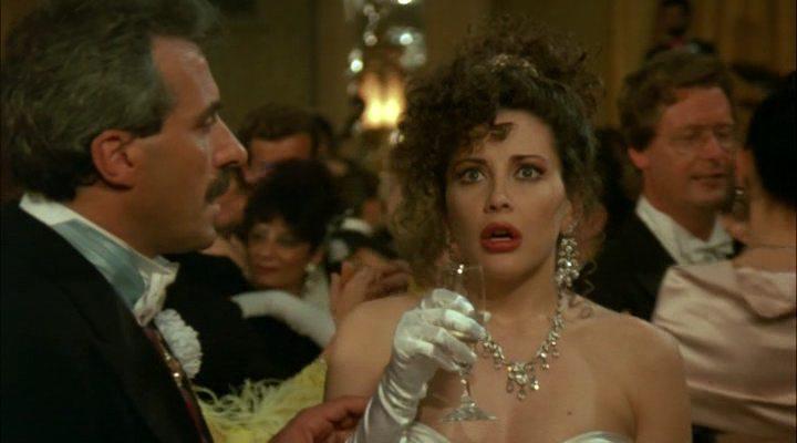 Кадр из фильма У богатых свои привычки / Roba da ricchi (1987)