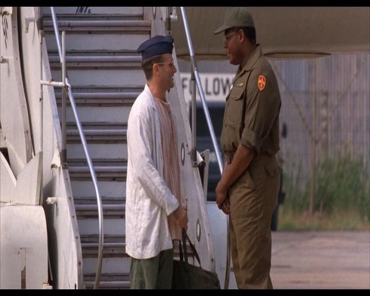 Кадр из фильма Доброе утро, Вьетнам / Good morning, Vietnam (1987)