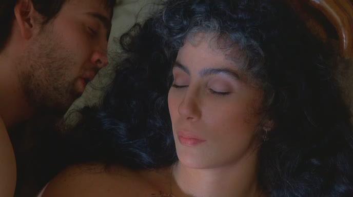 Кадр из фильма Во власти Луны / Moonstruck (1987)