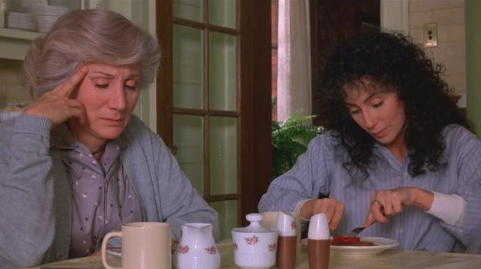 Кадр из фильма Во власти Луны / Moonstruck (1987)