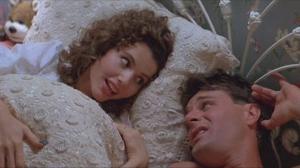 Кадры из фильма Земные девушки легко доступны / Earth Girls Are Easy (1988)