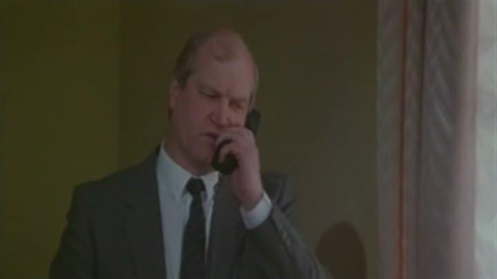 Кадр из фильма Вам что, наша власть не нравится?! (1988)