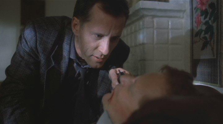 Кадр из фильма Полицейский / Cop (1988)