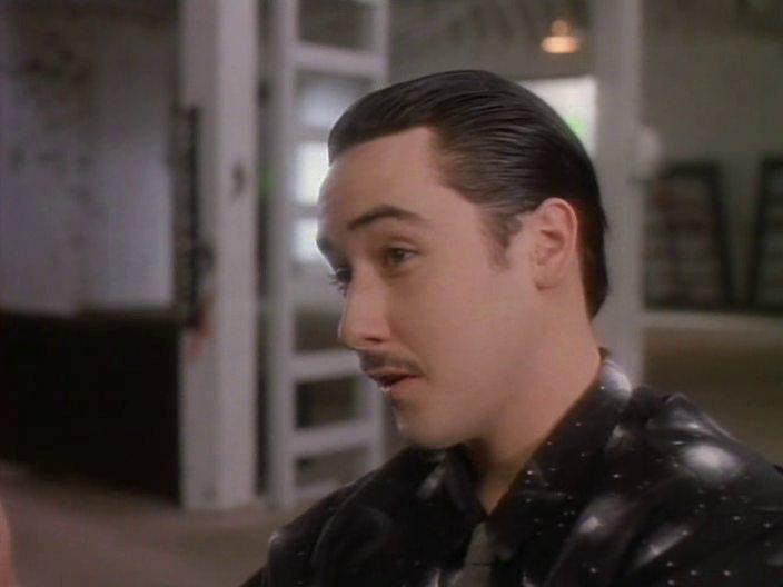 Кадр из фильма Катушка / Tapeheads (1988)