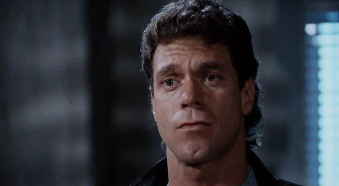 Кадр из фильма Смертельная ярость / Dead Heat (1988)