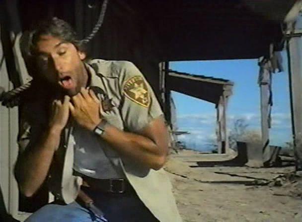 Кадр из фильма Город призраков / Ghost Town (1988)