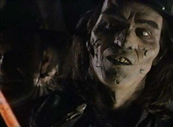 Кадр из фильма Город призраков / Ghost Town (1988)