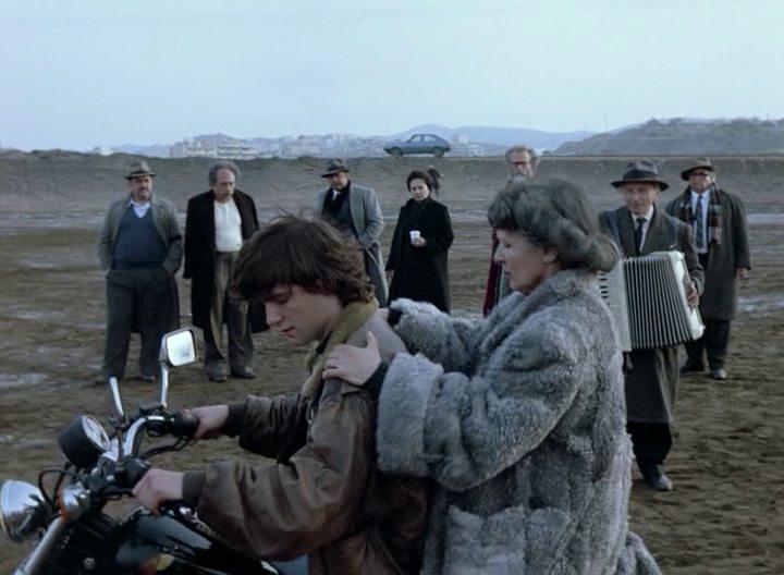 Кадр из фильма Пейзаж в тумане / Landscape in the Mist (1988)