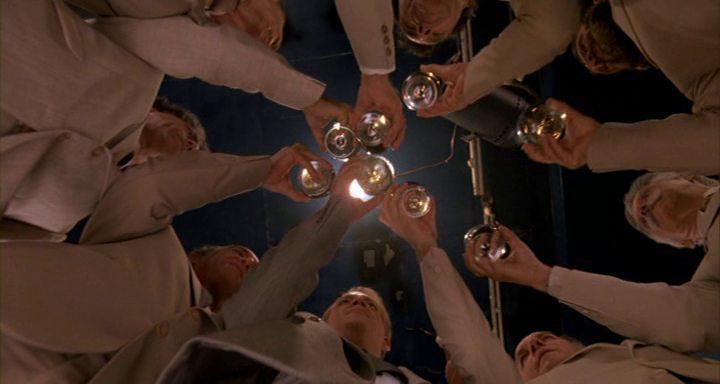 Кадр из фильма Луна над Парадором / Moon Over Parador (1988)