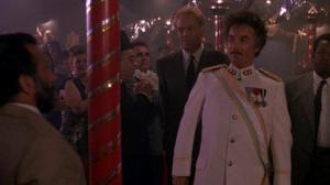 Кадры из фильма Луна над Парадором / Moon Over Parador (1988)