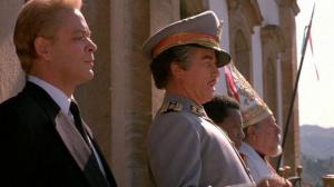 Кадры из фильма Луна над Парадором / Moon Over Parador (1988)